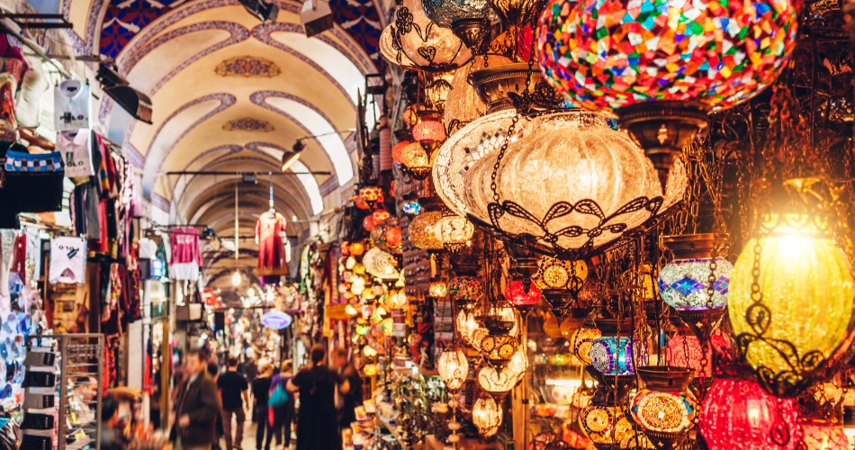 Exploring Tripolia Bazaar: Jaipur’s Hub for Lac Bangles & Brassware